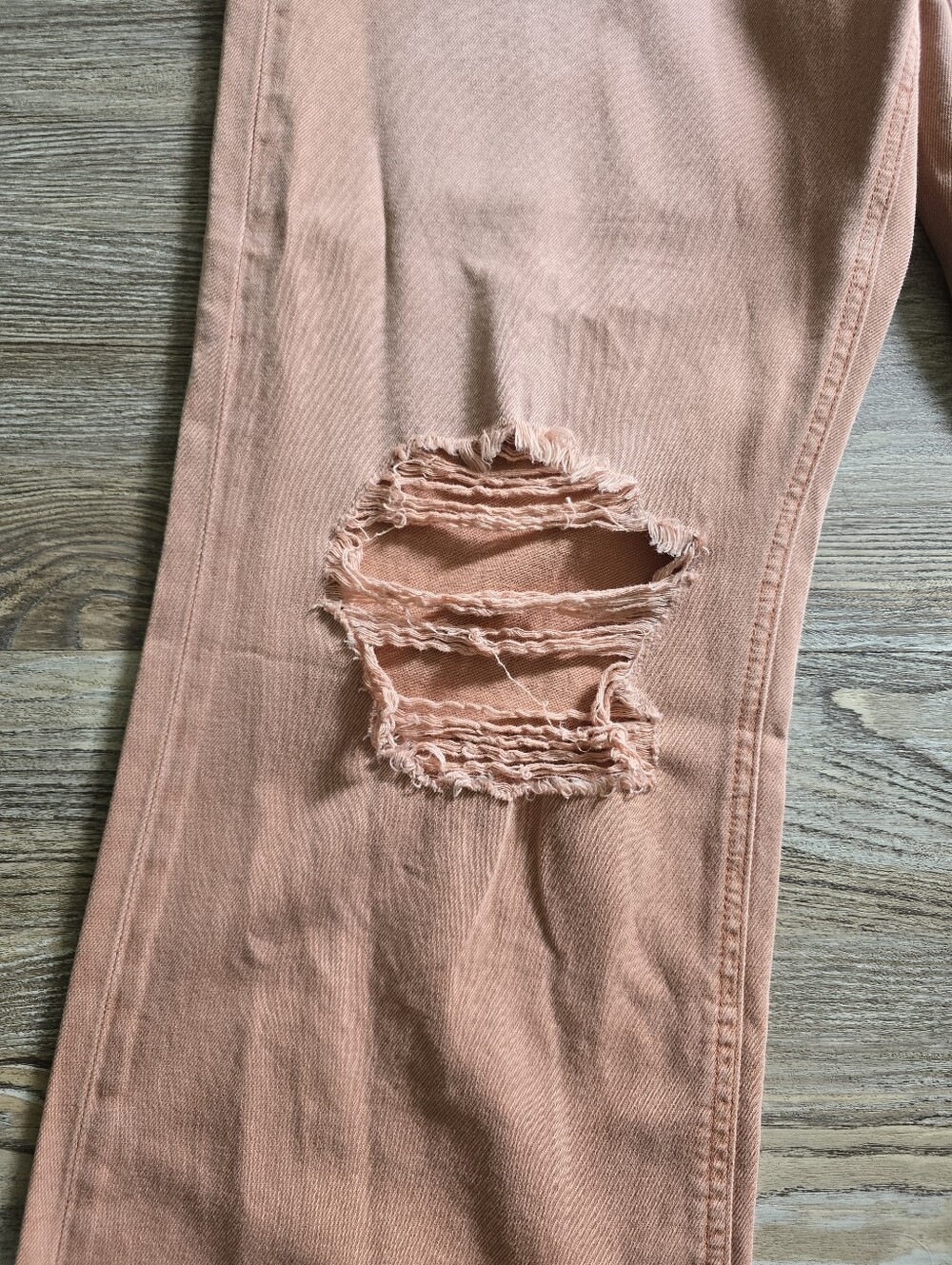 Size 32 VERVET CROP FLARE DISTRESSED JEANS - Picture 3 of 7